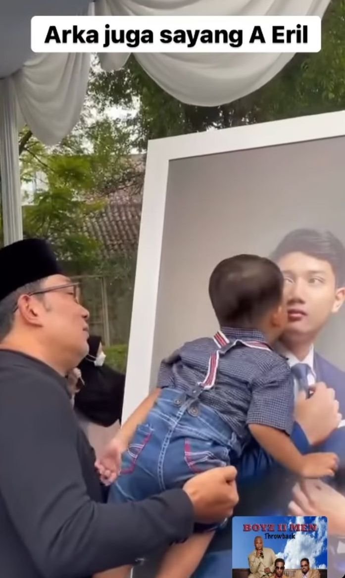 Atalia Unggah Video Anak Angkat Cium Foto Eril, Banyak Netizen Ikut Sedih
