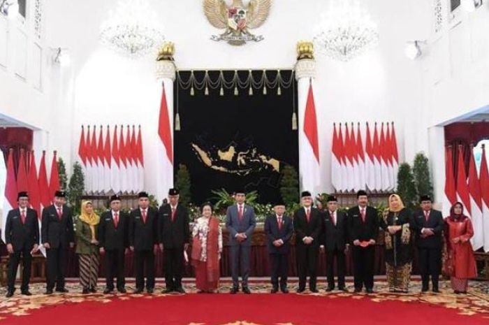Sempat Mundur di 2018, Presiden Jokowi Kembali Lantik Megawati Jadi Ketua Dewan Pengarah BPIP 1 Sempat Mundur di 2018, Presiden Jokowi Kembali Lantik Megawati Jadi Ketua Dewan Pengarah BPIP