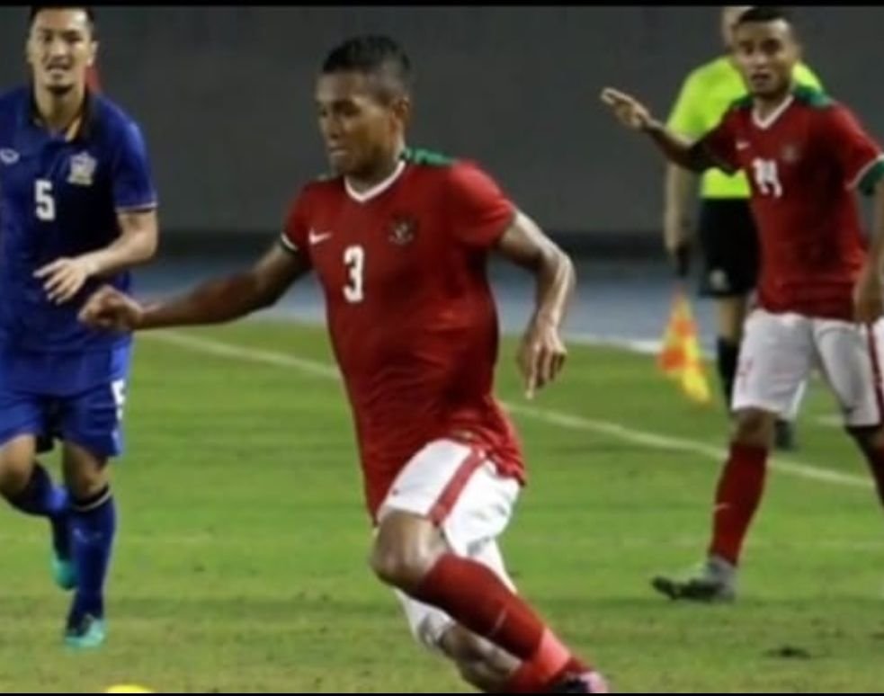 4 Pesepak Bola Top Indonesia Yang Ternyata Seorang Prajurit TNI