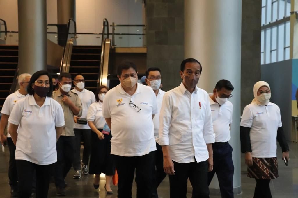 Presiden Jokowi Puji Airlangga Sebagai ‘Motor’ Kartu Prakerja 1 Presiden Jokowi Puji Airlangga Sebagai ‘Motor’ Kartu Prakerja