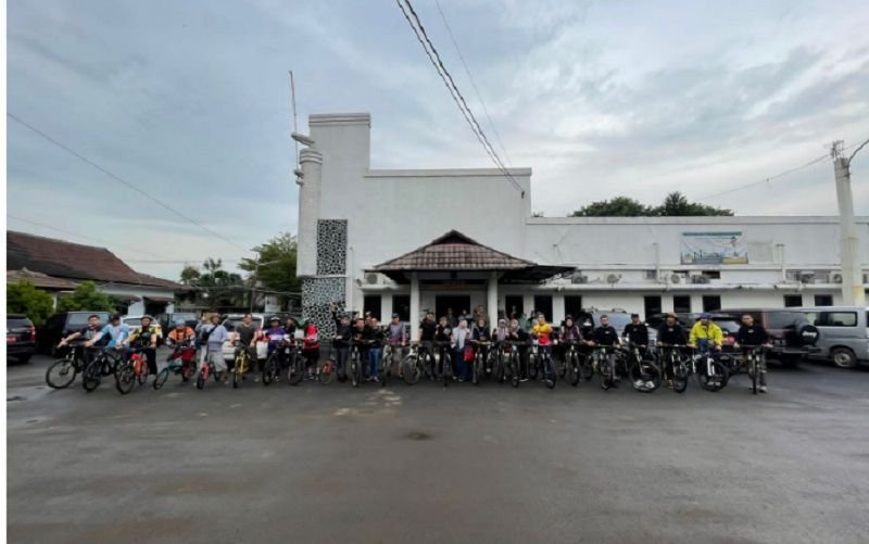 Pegawai DPUPR Kabupaten Serang Gelar Gowes Bertabur Hadiah Logam Mulia 2 Pegawai DPUPR Kabupaten Serang Gelar Gowes Bertabur Hadiah Logam Mulia