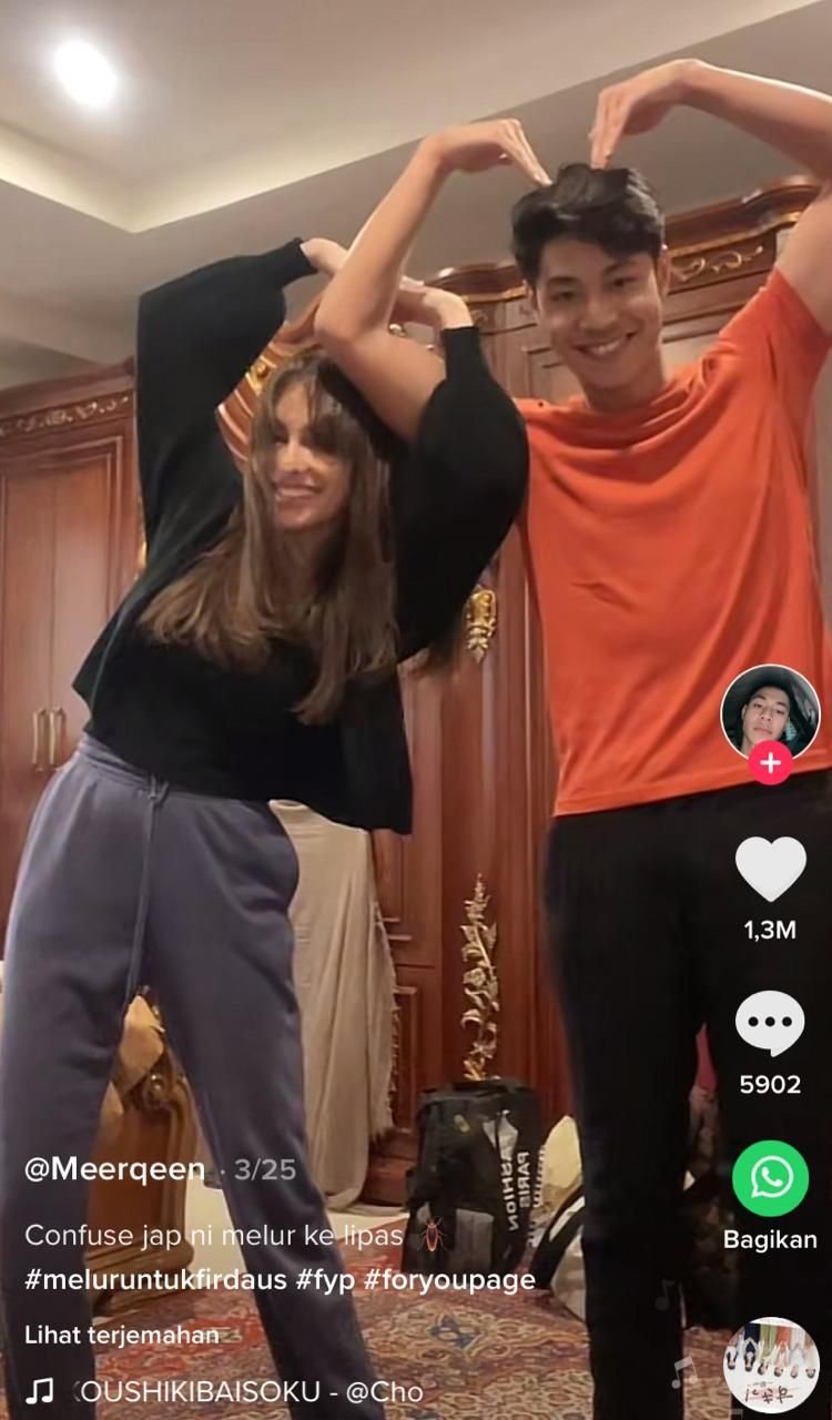 Potret Gemas Video TikTok Meerqeen dan Anna Jobling di Sela Syuting Melur untuk Firdaus 5 Potret Gemas Video TikTok Meerqeen dan Anna Jobling di Sela Syuting Melur untuk Firdaus