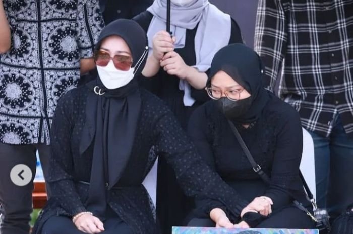 Berjuta Cinta dan Doa Ibunda Atalia Paratya untuk Eril: Alhamdulillah, Allahu Akbar 8 Berjuta Cinta dan Doa Ibunda Atalia Paratya untuk Eril: Alhamdulillah, Allahu Akbar