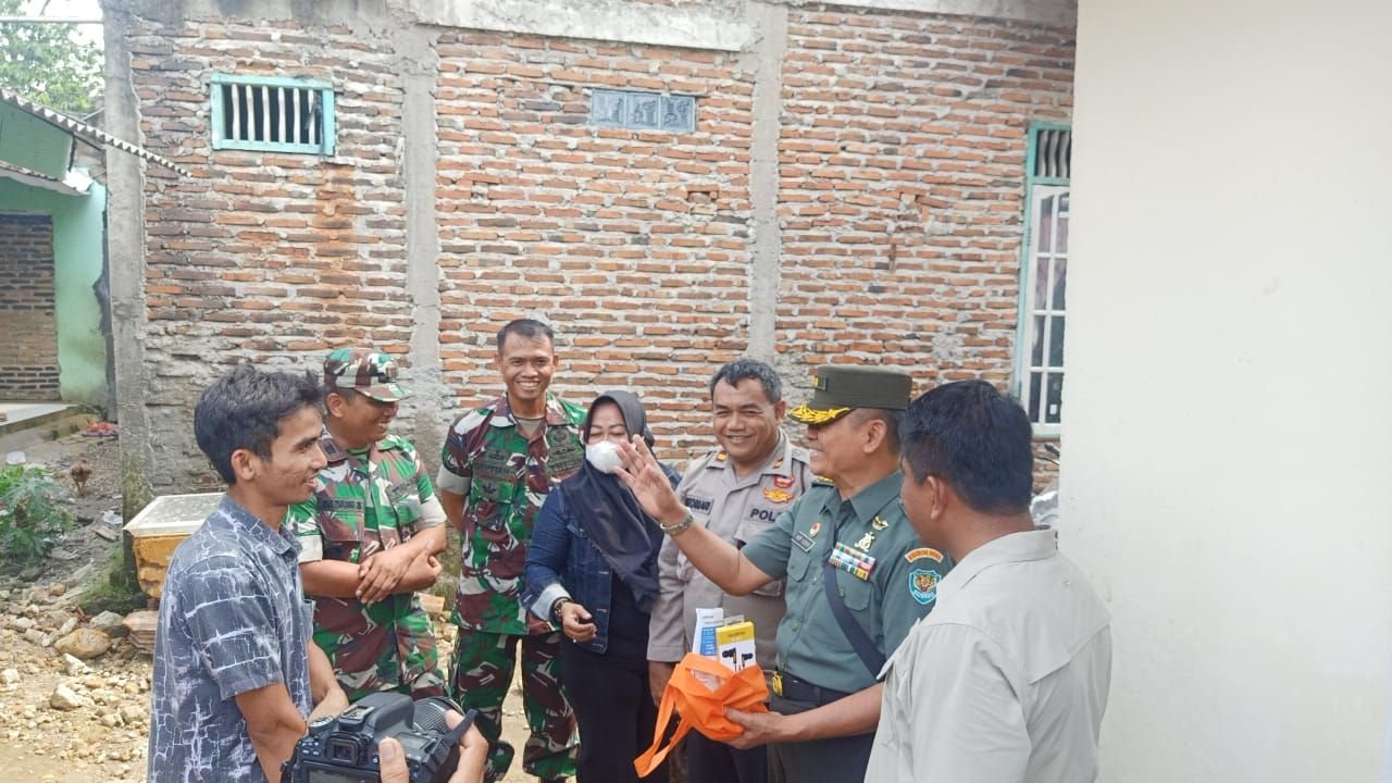 Mengaku Anggota Kodim Serang, Tentara Gadungan Bawa Kabur Ponsel Tukang Nasi Goreng 2 Mengaku Anggota Kodim Serang, Tentara Gadungan Bawa Kabur Ponsel Tukang Nasi Goreng