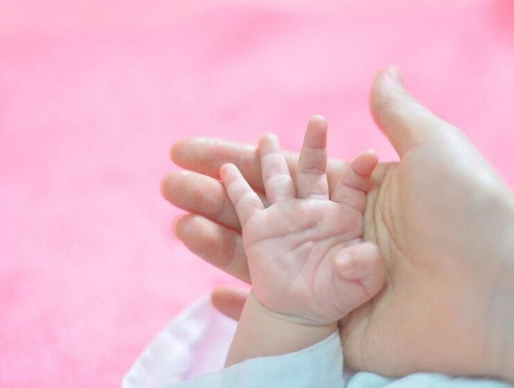 Berikut Nama Bayi Perempuan dengan Arti Cantik, dan Solehah yang Disukai dalam Islam