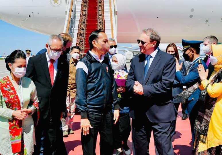 Setelah Menyambangi Ukraina, Jokowi Lanjut Terbang ke Rusia Demi Perdamaian