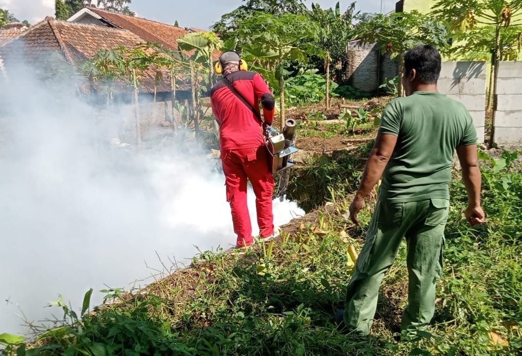 Seorang Warga Tenjolaya Kena DBD, Fogging Digalakkan Lagi 1 Seorang Warga Tenjolaya Kena DBD, Fogging Digalakkan Lagi
