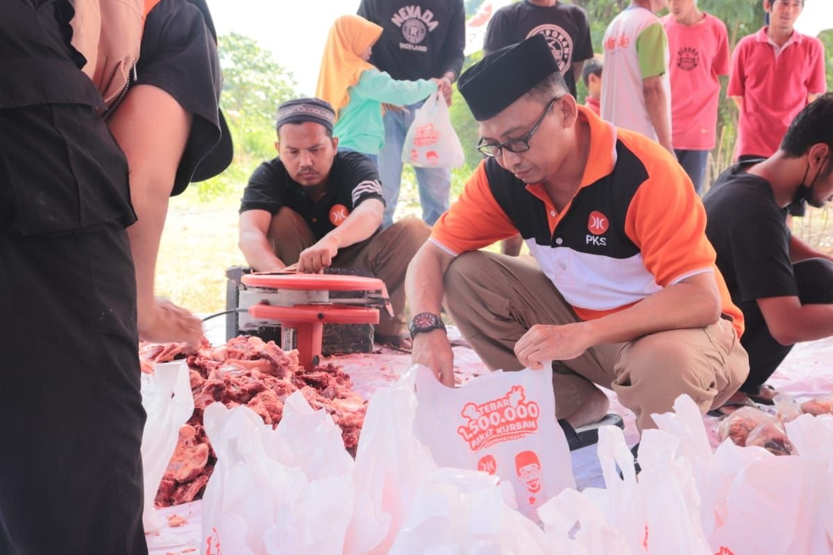 DPD PKS Kota Serang Qurban 7 Sapi dan 350 Kambing 1 DPD PKS Kota Serang Qurban 7 Sapi dan 350 Kambing