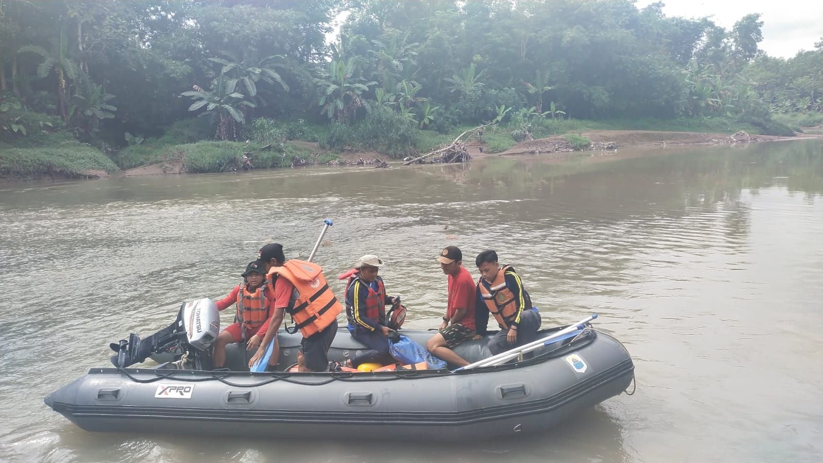 Dua Anak Tenggelam di Sungai Cisimeut, Satu Orang Hilang