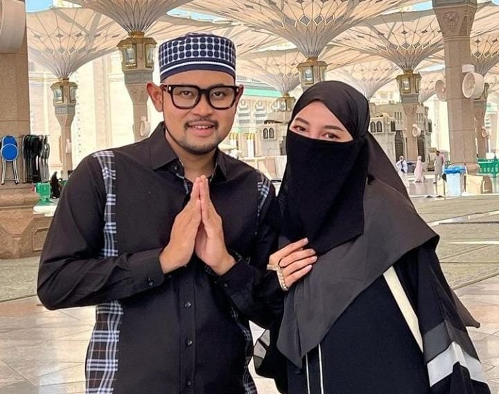 Selalu Tampil Mesra, Shandy Purnamasari dan Juragan 99 akan Bercerai? 3 Shandy Purnamasari Sampaikan Ucapan Perpisahan Terkait Hubungannya dengan Juragan 99