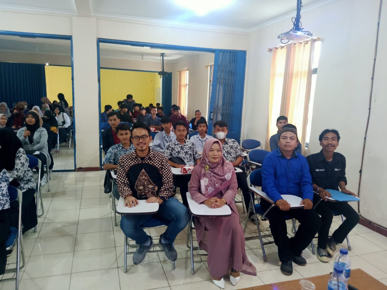 Gelar Seminar Keumatan, AKMI STISIP Banten Raya Soroti Peran Pemuda 10 Gelar Seminar Keumatan, AKMI STISIP Banten Raya Soroti Peran Pemuda