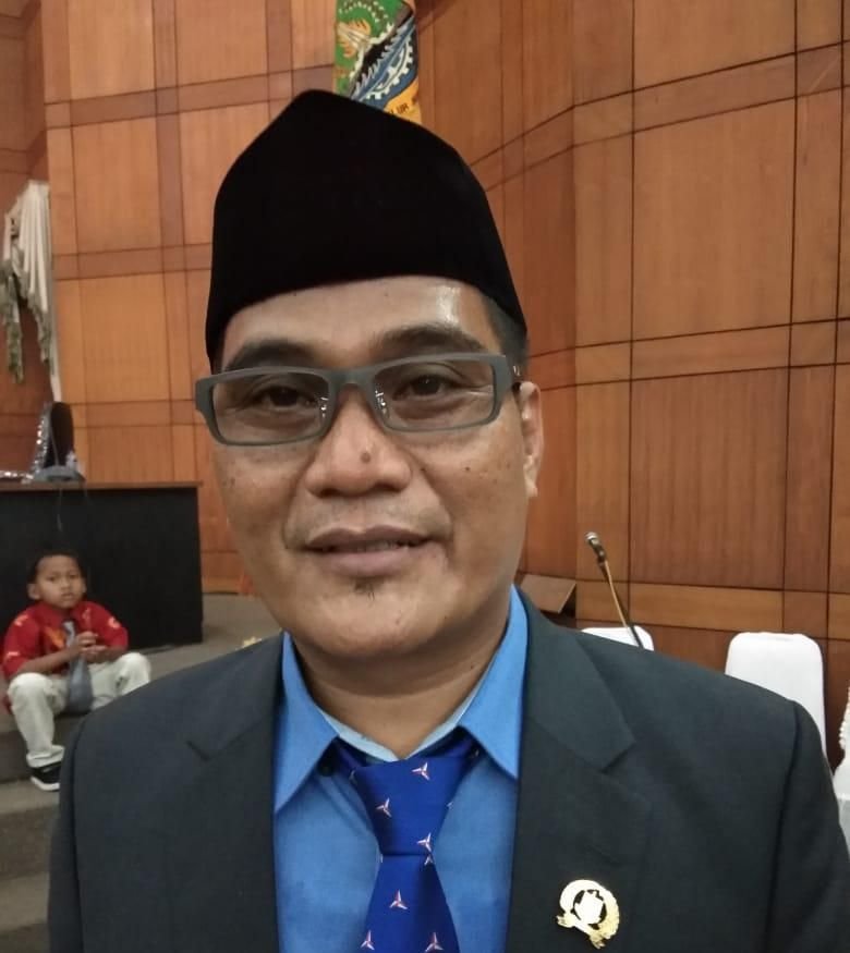 Fraksi Persatuan Demokrat DPRD Cilegon Minta Mutasi dan Rotasi Pejabat Pemkot Cilegon 1 Fraksi Persatuan Demokrat DPRD Cilegon Minta Mutasi dan Rotasi Pejabat Pemkot Cilegon