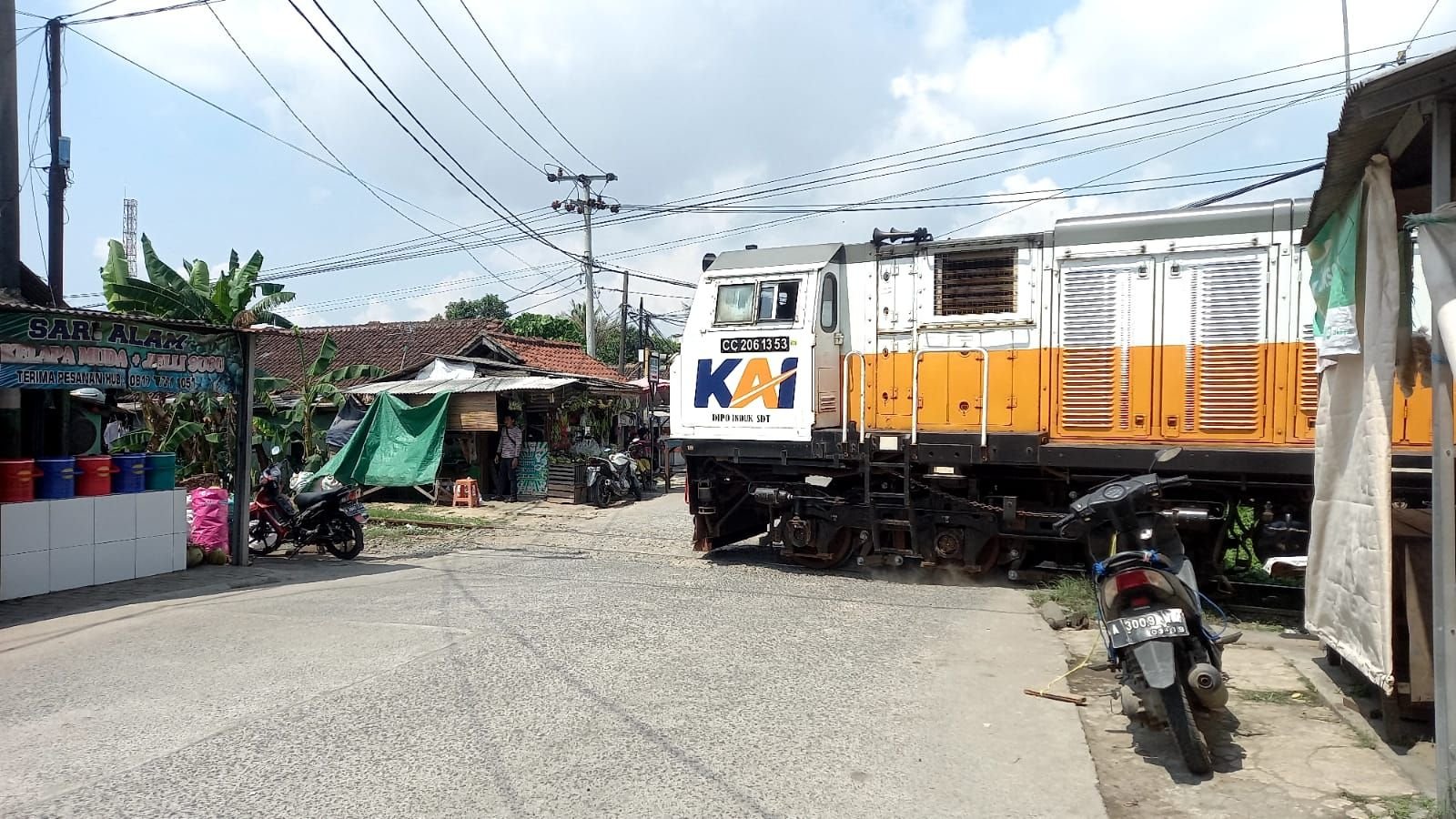 Kecelakaan Odong-odong di Serang, Belasan Perlintasan Kereta Api di Cilegon Juga Masih Tanpa Palang Pintu 6 Kecelakaan Odong-odong di Serang, Belasan Perlintasan Kereta Api di Cilegon Juga Masih Tanpa Palang Pintu