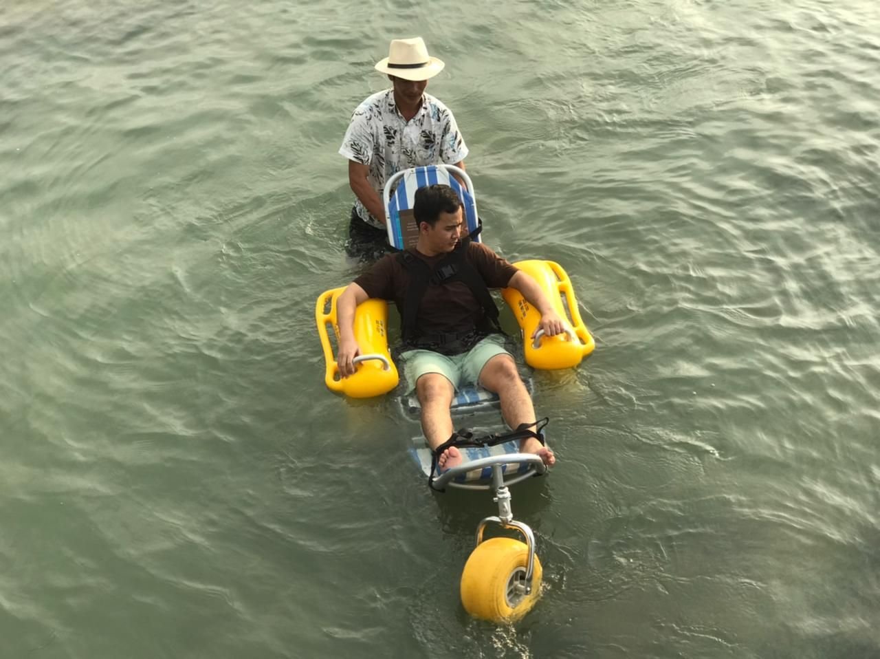 Pertama dan Satu-satunya, Aston Anyer Beach Hotel Sediakan Water Wheels Bagi Difabel 1 Pertama dan Satu-satunya, Aston Anyer Beach Hotel Sediakan Water Wheels Bagi Difabel