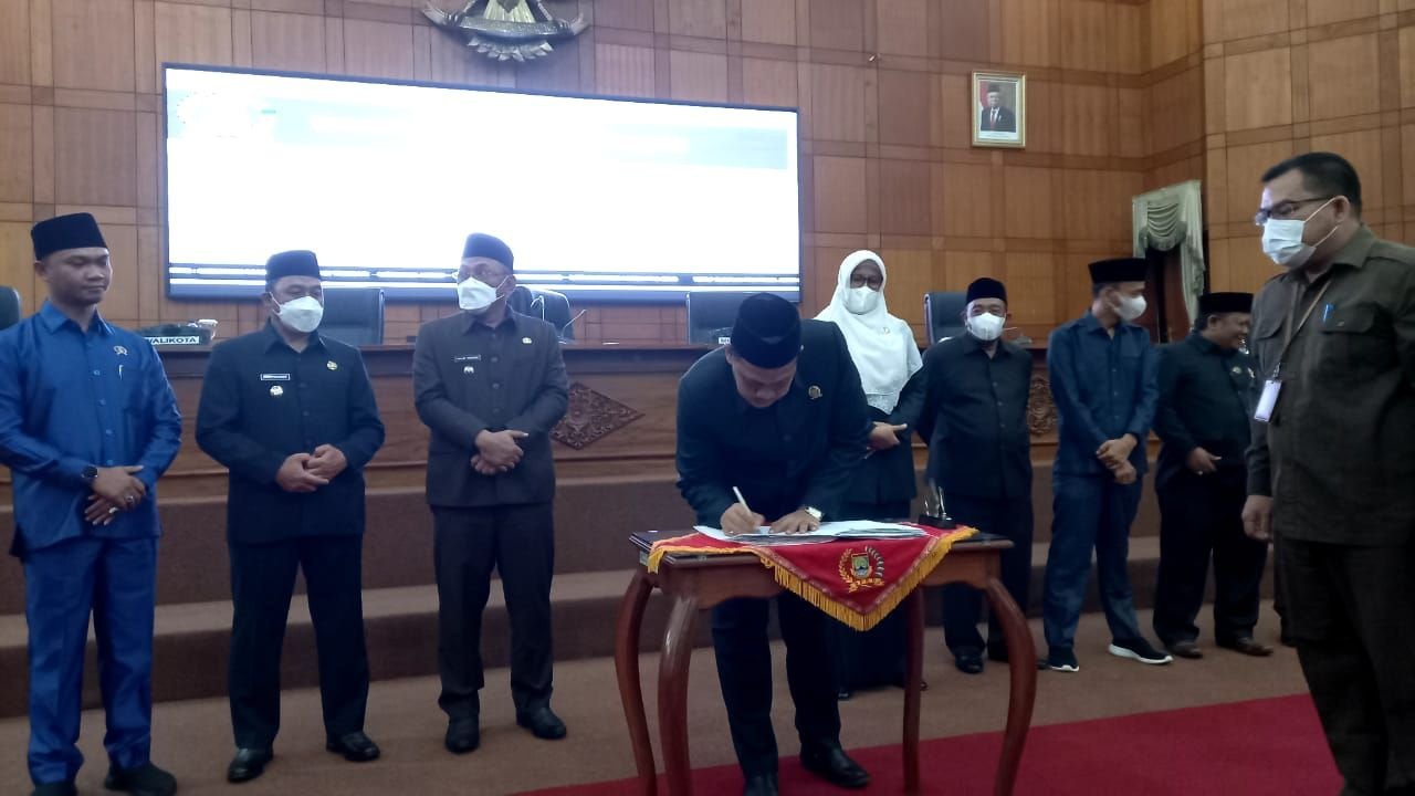 Merokok Sembarangan di Kota Cilegon Bakal Kena Denda Rp50 Juta, Berikut Daftar Lokasi yang Dilarang 5 Merokok Sembarangan di Kota Cilegon Bakal Kena Denda Rp50 Juta, Berikut Daftar Lokasi yang Dilarang