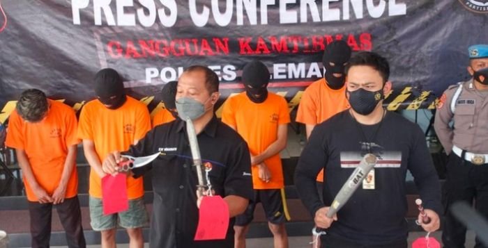 Polisi Ungkap 5 Orang Tersangka Kasus Pengeroyokan Tri Fajar Firmansyah Hingga Tewas 4 Polisi Ungkap 5 Orang Tersangka Kasus Pengeroyokan Tri Fajar Firmansyah Hingga Tewas