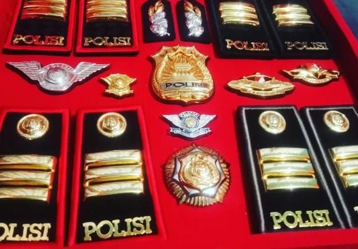 Urutan Pangkat Polisi, Seberapa Jauh Jarak Bharada E yang Diperintah Irjen Ferdy Sambo Tembak Brigadir J 10 Urutan Pangkat Polisi, Seberapa Jauh Jarak Bharada E yang Diperintah Irjen Ferdy Sambo Tembak Brigadir J