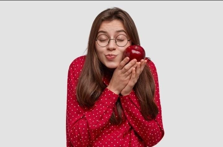 Apple Cheeks yang Lagi Trending Itu Apa? Simak Tips untuk Dapatkan Senyum Apple Cheeks di Sini 3 Apple Cheeks yang Lagi Trending Itu Apa? Simak Tips untuk Dapatkan Senyum Apple Cheeks di Sini