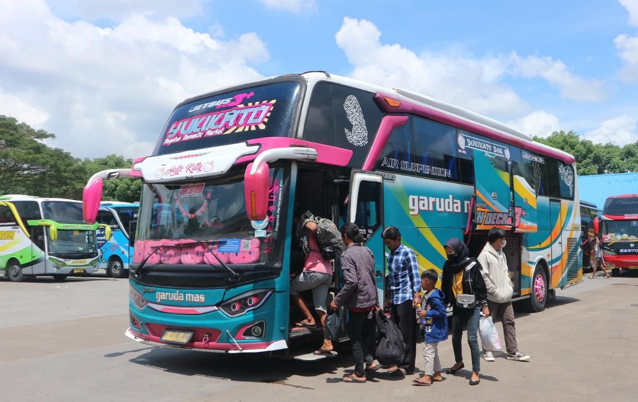 Syarat Perjalanan Dalam Negeri Terbaru, Penumpang Bus Belum Vaksin Booster Wajib Tes PCR