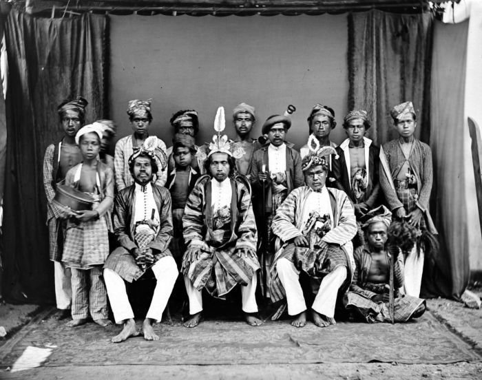 Profil Provinsi Adatnya Dolomani Buton yang Dipakai Jokowi Pada HUT R1 Ke-77