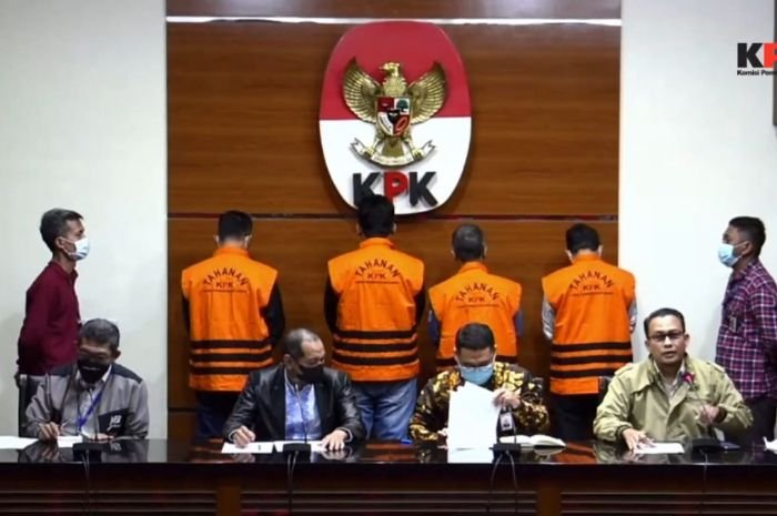 Rektor Unila Gondol Rp4,4 Miliar dari Kasus Dugaan Suap Penerimaan Mahasiswa Baru, Sebagian Dipakai Deposito 3 Rektor Unila Gondol Rp4,4 Miliar dari Kasus Dugaan Suap Penerimaan Mahasiswa Baru, Sebagian Dipakai Deposito