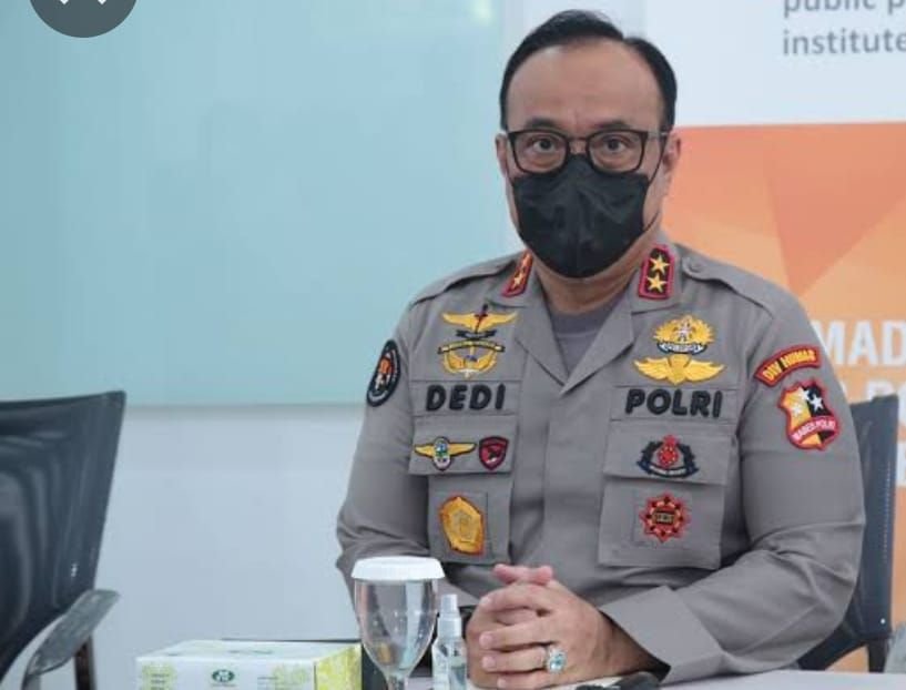 2 Polisi Gugur di Kanjuruhan Dapat Kenaikan Pangkat, 9 Polisi Dicopot Termasuk Danyon dan Dankie Brimob 2 Jawaban Polri Soal Bunker Berisi Uang Rp900 Miliar di Rumah Ferdy Sambo
