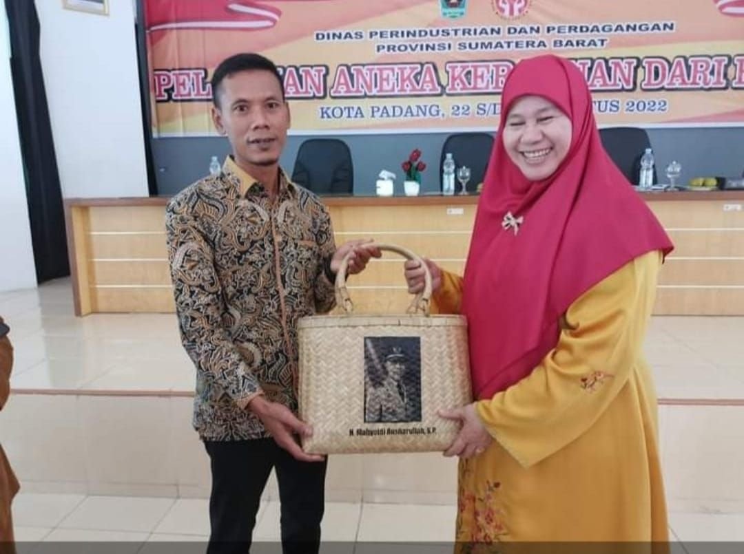 Kerajinan Bambu Tegal Maja Kabupaten Serang Diperkenalkan ke Pemprov Sumbar 1 Kerajinan Bambu Tegal Maja Kabupaten Serang Diperkenalkan ke Pemprov Sumbar