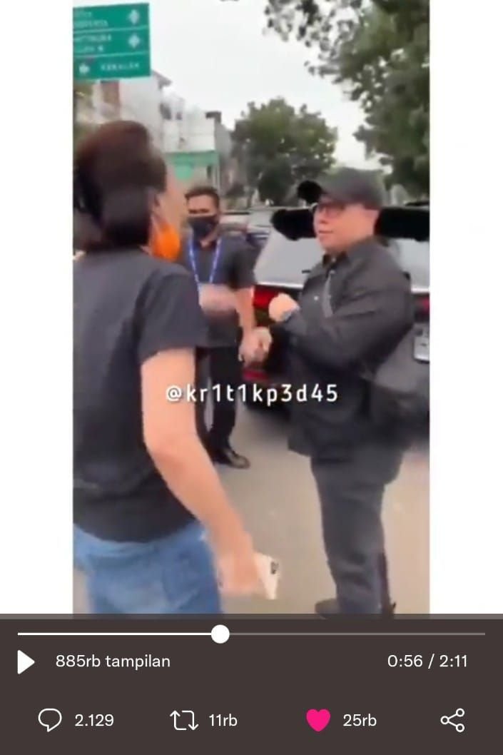 VIRAL Video Diduga Dirut BUMN Kepergok Selingkuh dengan Wanita Lain 1 VIRAL Video Diduga Dirut BUMN Kepergok Selingkuh dengan Wanita Lain