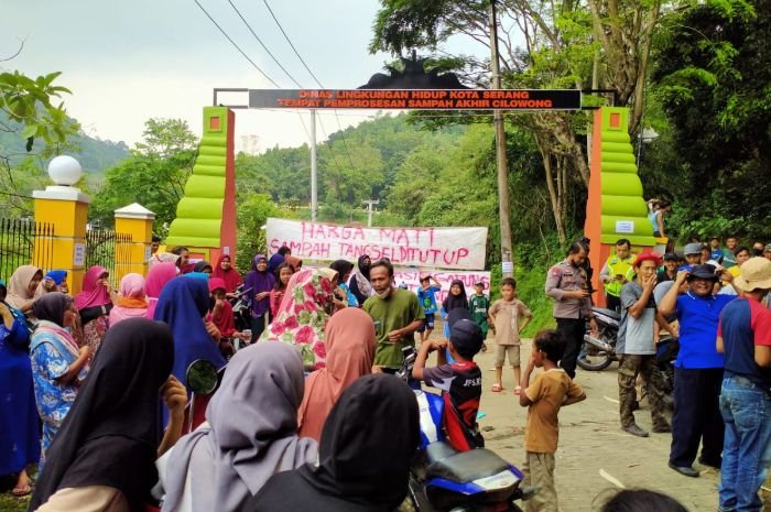 Warga Blokir TPAS Cilowong, Sudah Kesal Ternyata Kompensasi Juga Belum Cair, Walikota Serang Beri Jawaban