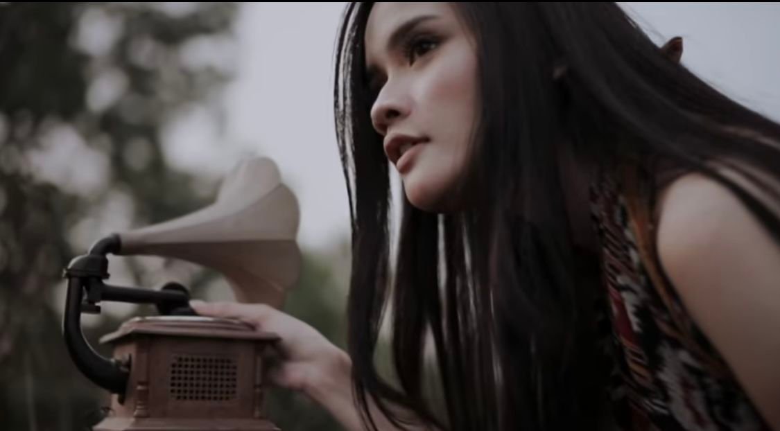 Lirik Lagu Asmalibrasi dari Soegi Bornean Lengkap dengan Chord Gitar 1 Lirik Lagu Asmalibrasi dari Soegi Bornean Lengkap dengan Chord Gitar