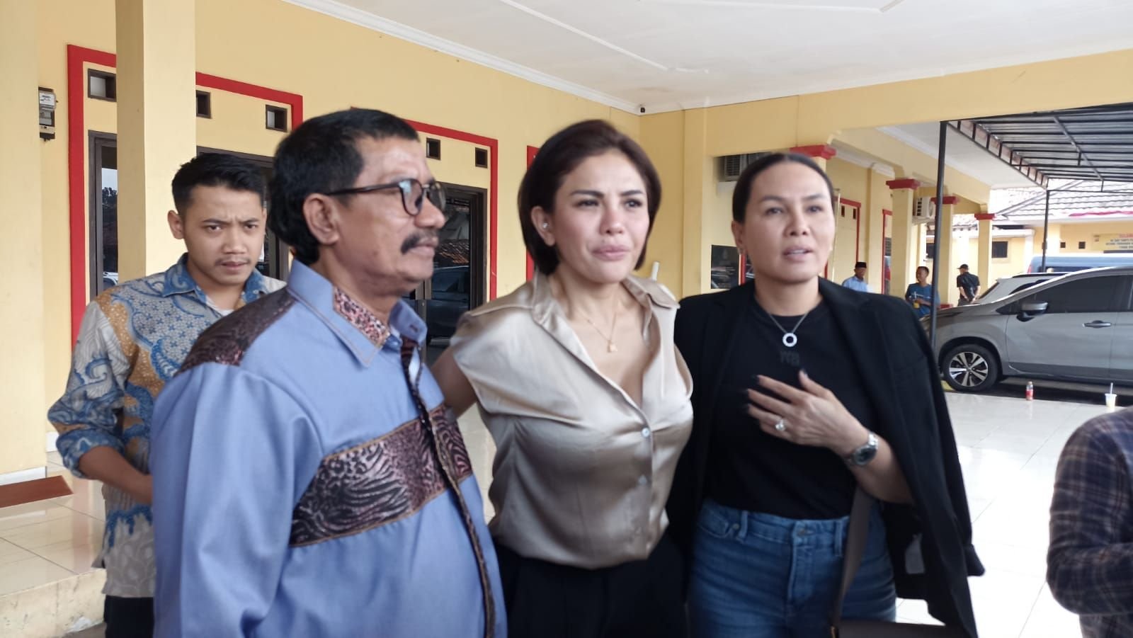 Nikita Tak Mau Wajib Lapor ke Polresta Serang Kota 3 Nikita Tak Mau Wajib Lapor ke Polresta Serang Kota