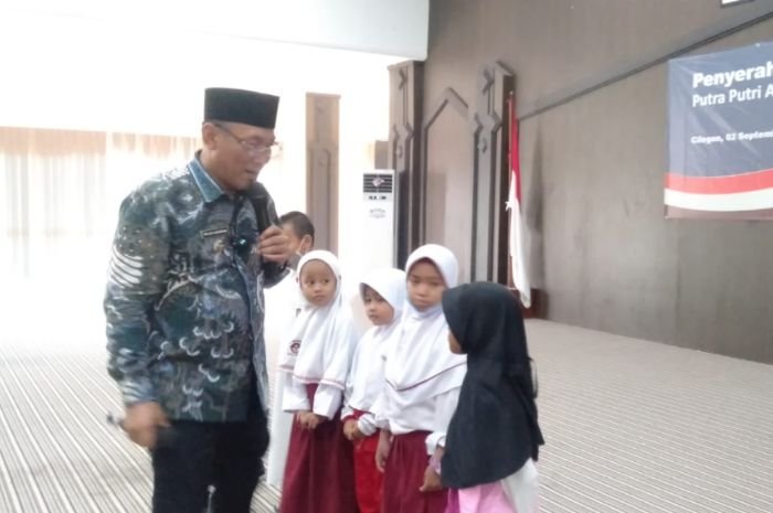 Koperasi Pegawai Pemkot Cilegon Kucurkan Reward untuk Siswa Berprestasi, Nilainya Tak Tanggung-tanggung 1 Koperasi Pegawai Pemkot Cilegon Kucurkan Reward untuk Siswa Berprestasi, Nilainya Tak Tanggung-tanggung
