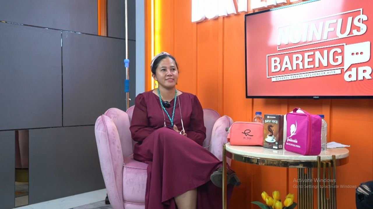 Paranormal Rara Jelaskan Mengapa Cabai dan Bawang Jadi Alat Penahan Hujan