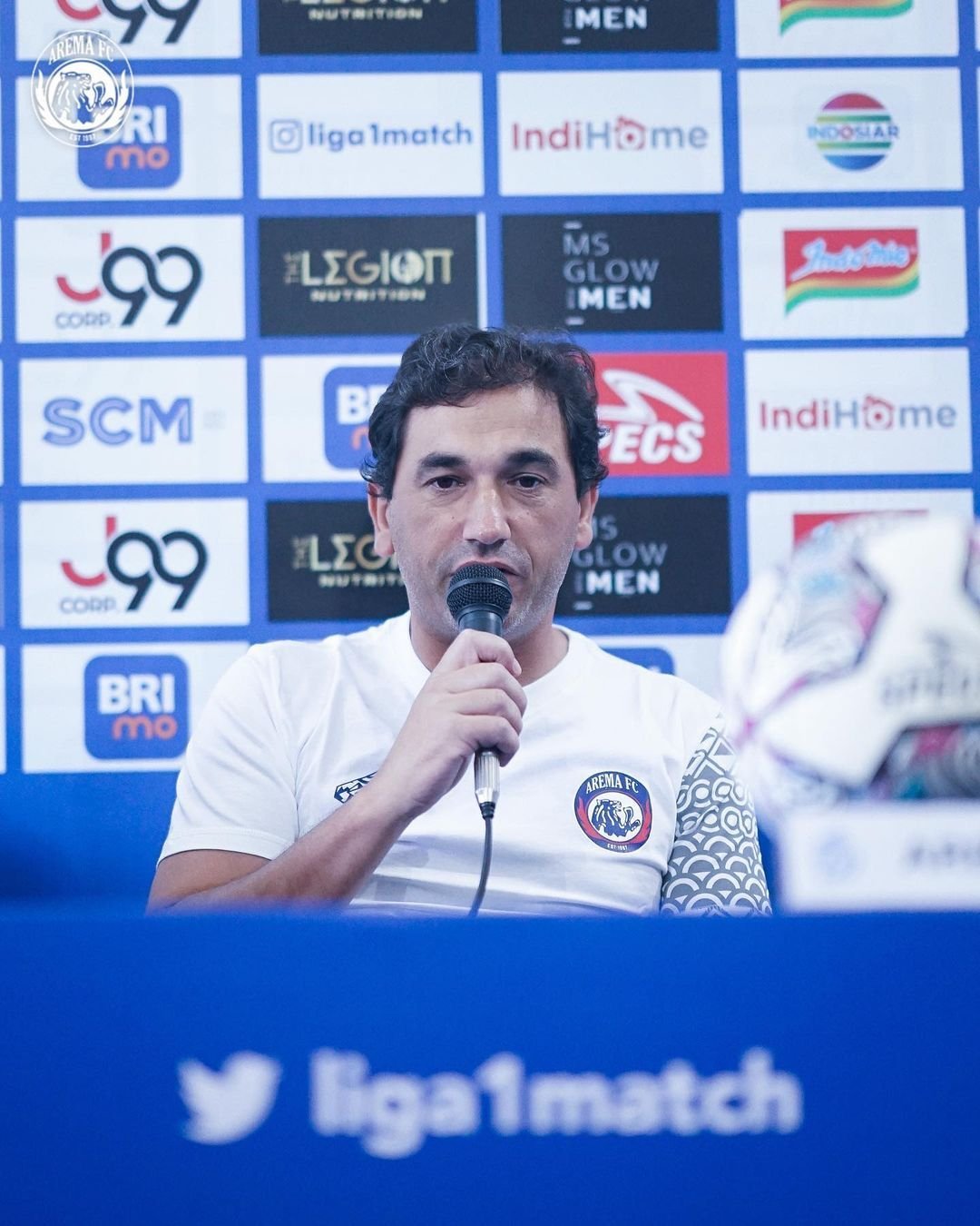 Arema Resmi Pecat Eduardo Almeida, Juragan 99: Meurut Aremania Siapa Pengganti yang Sesuai? 1 Arema Resmi Pecat Eduardo Almeida, Juragan 99: Meurut Aremania Siapa Pengganti yang Sesuai?