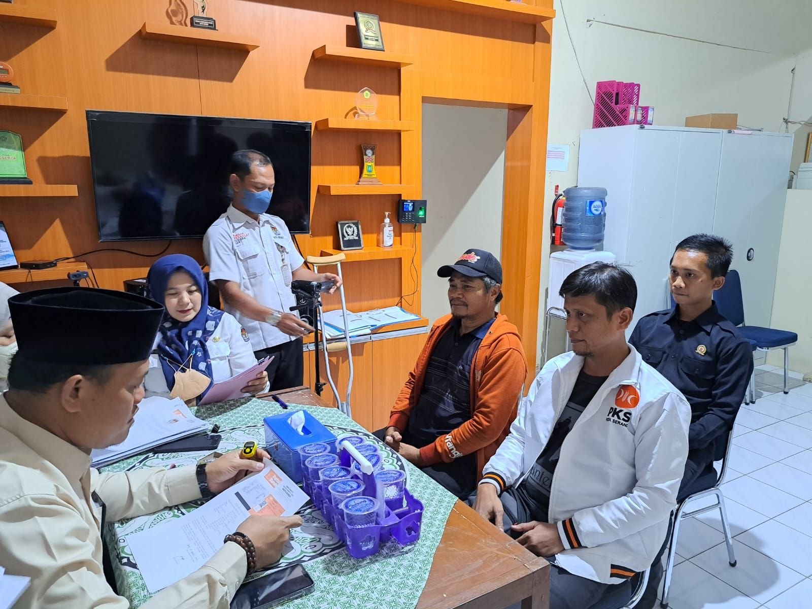 Tak Terima Nama Pengurus Dicatut Parpol Ini, PKS Kota Serang Datangi KPU 1 Tak Terima Nama Pengurus Dicatut Parpol Ini, PKS Kota Serang Datangi KPU