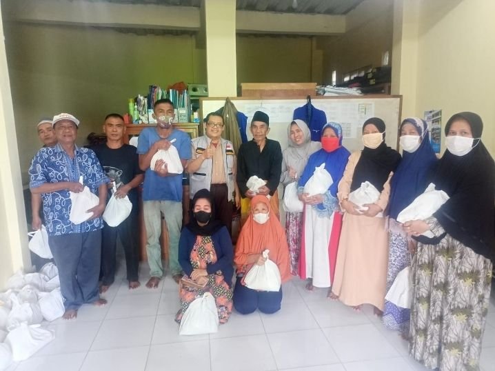 Dampak Kenaikan BBM, Unit Sosial PPIA BAITUL MAAL Salurkan Sembako untuk Masyarakat Jurangmangu Timur