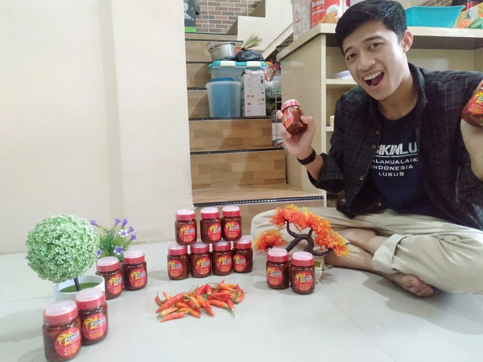 Yuk Dicoba.. Sambal Mpok Juli Dijamin Tanpa MSG, Pedasnya Pas banget dan Nikmat di Lidah 1 Yuk Dicoba.. Sambal Mpok Juli Dijamin Tanpa MSG, Pedasnya Pas banget dan Nikmat di Lidah