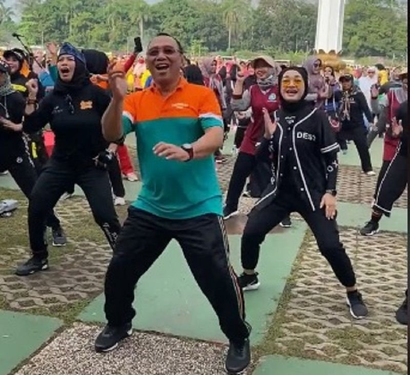Helldy Goyang Bersama Emak-emak Saat Peluncuran Gerakan Senam Geger Cilegon