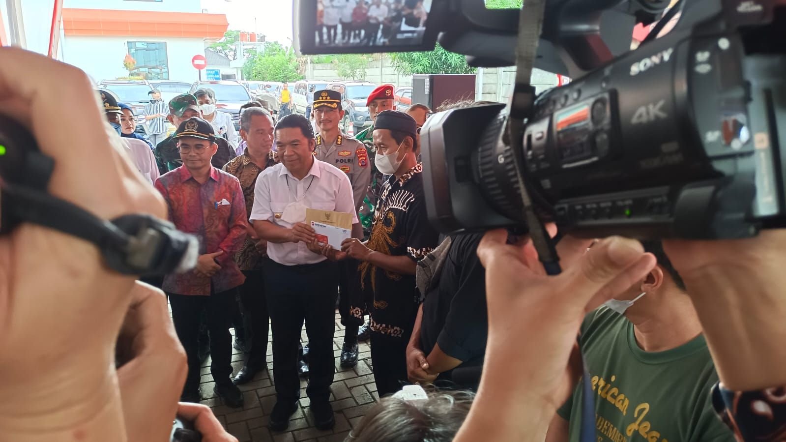 Banten Jadi Daerah Pertama di Indonesia yang Salurkan BLT BBM