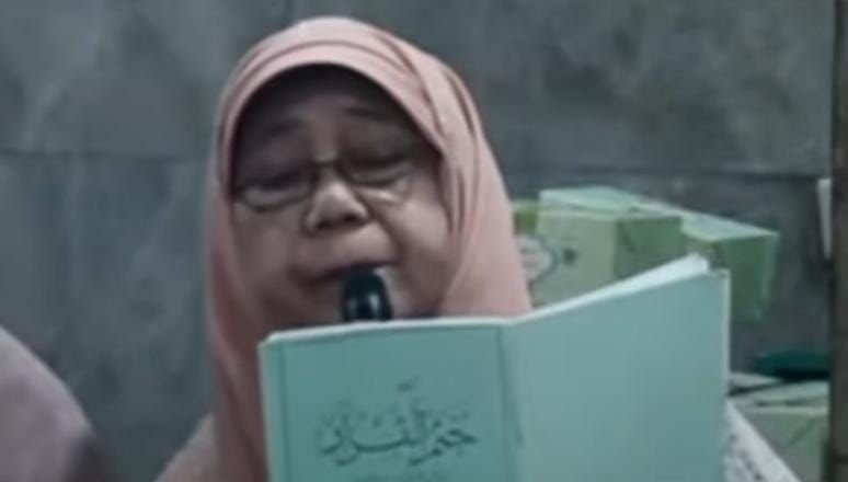 Viral! Seorang Ustadzah Meninggal saat Melantunkan Ayat Suci Alqur’an di Tebet Jakarta Selatan 1 Viral! Seorang Ustadzah Meninggal saat Melantunkan Ayat Suci Alqur’an di Tebet Jakarta Selatan