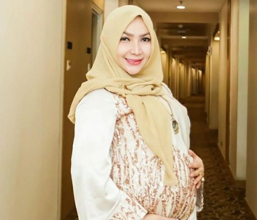 Mantap Gugat Cerai Suami, Intip Sumber Kekayaan Roro Fitria: Pantas Tidak Minta Harta Gono Gini Tahunya… 1 Mantap Gugat Cerai Suami, Intip Sumber Kekayaan Roro Fitria: Pantas Tidak Minta Harta Gono Gini Tahunya…