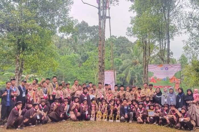 Salam Pramuka! Ponpes Riyadhussalam Mandalawangi Gelar Persalam 1 Salam Pramuka! Ponpes Riyadhussalam Mandalawangi Gelar Persalam