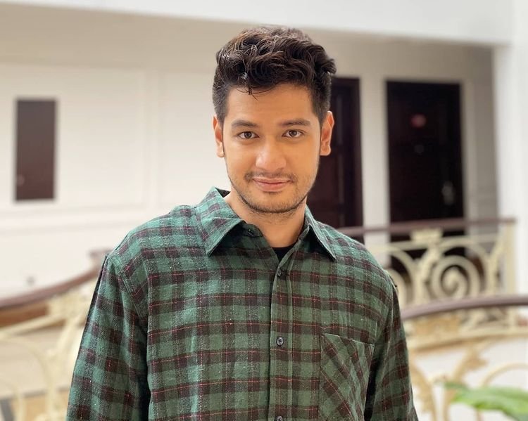 Profil dan Biodata Singkat Kevin Hillers, Diduga Menjalin Hubungan dengan Lucinta Luna 2 Profil dan Biodata Singkat Kevin Hillers, Diduga Menjalin Hubungan dengan Lucinta Luna