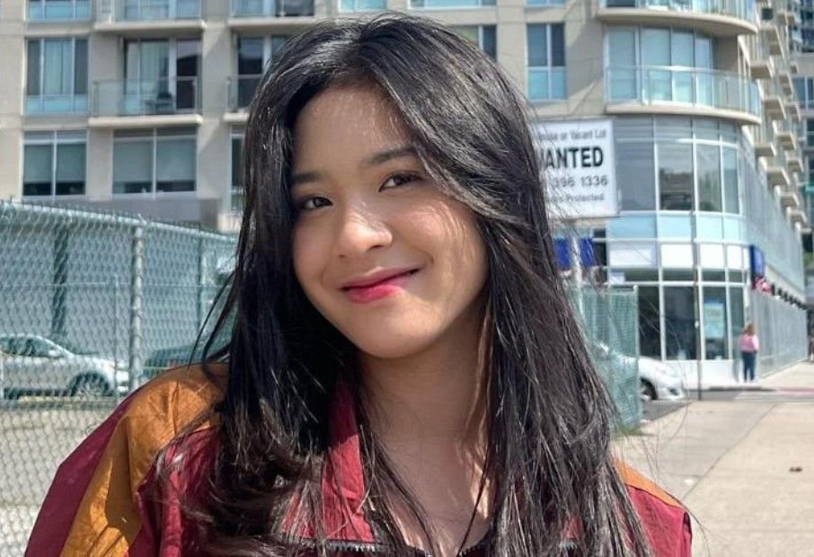 Heboh Video Zee JKT 48 Diduga Menghisap Pod Vape, Penggemar Beri Dukungan 1 Heboh Video Zee JKT 48 Diduga Menghisap Pod Vape, Penggemar Beri Dukungan