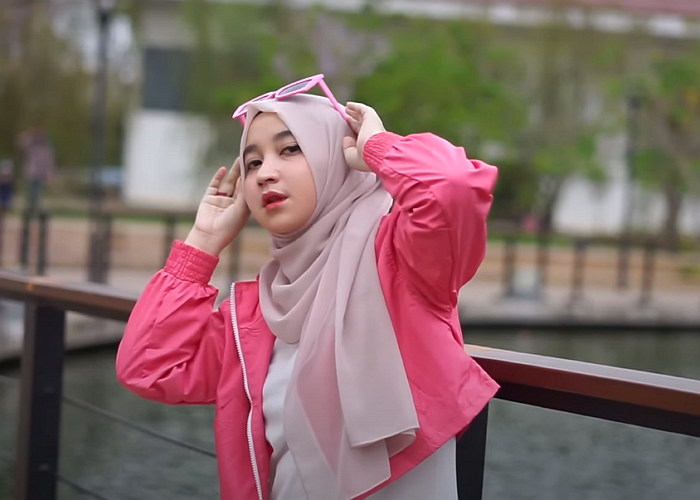 Profil Bebiraira Penyanyi yang Viral di TikTok Usai Mengcover Lagu Runtah ‘Biwir Berem Berem Jawer Hayam’