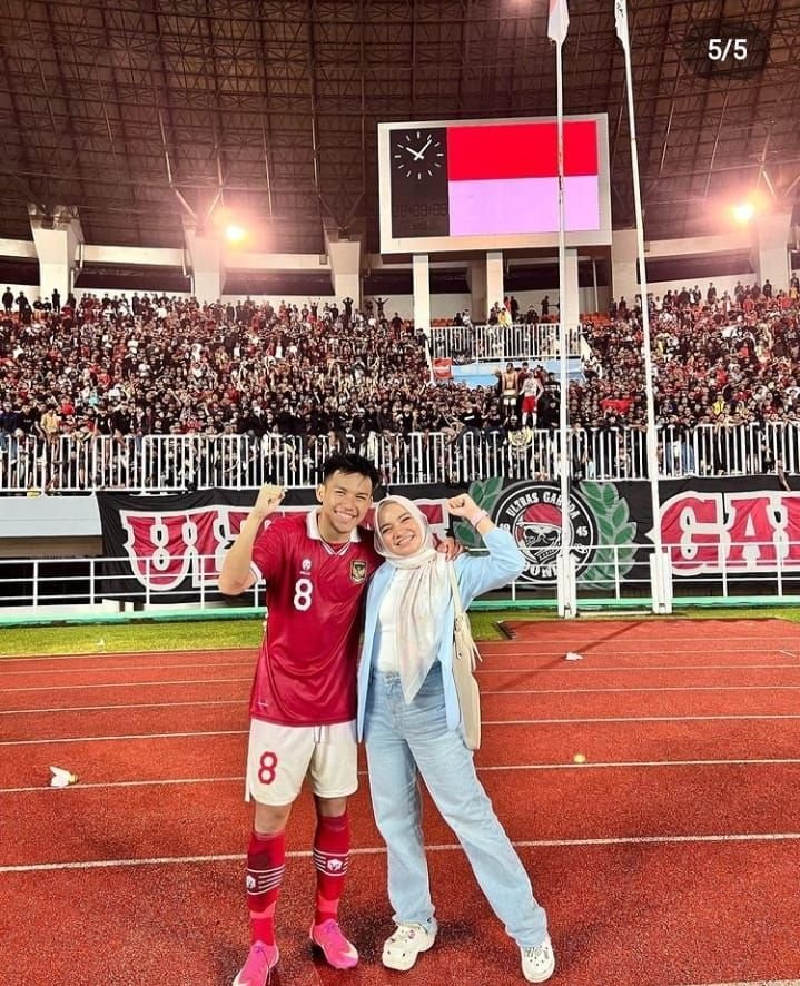 Witan Sulaeman Ajak Istri Rayakan Kemenangan atas Curacao, yang Jomblo Jangan Baper 4 Witan Sulaeman Ajak Istri Rayakan Kemenangan atas Curacao, yang Jomblo Jangan Baper