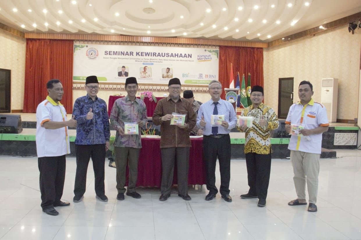 Gelar Seminar Kewirausahaan, Soleh Rosyad : Mahasiswa Harus Menjadi Penggerak Ekonomi