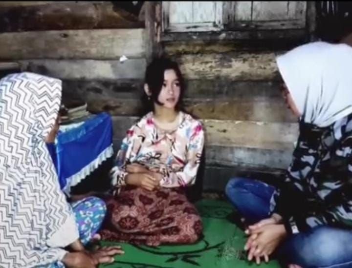 Ngeri! Disebut anak angkat Kuntilanak, paras cantik anak perempuan ini bikin pangling dan terpesona