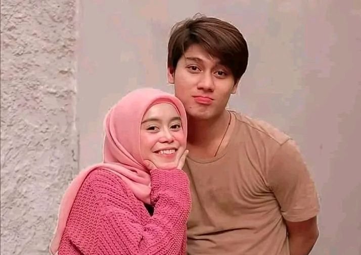 Marissya Ica Komentari Dugaan KDRT Rizky Billar, Begini Katanya 8 Marissya Ica Komentari Dugaan KDRT Rizky Billar, Begini Katanya