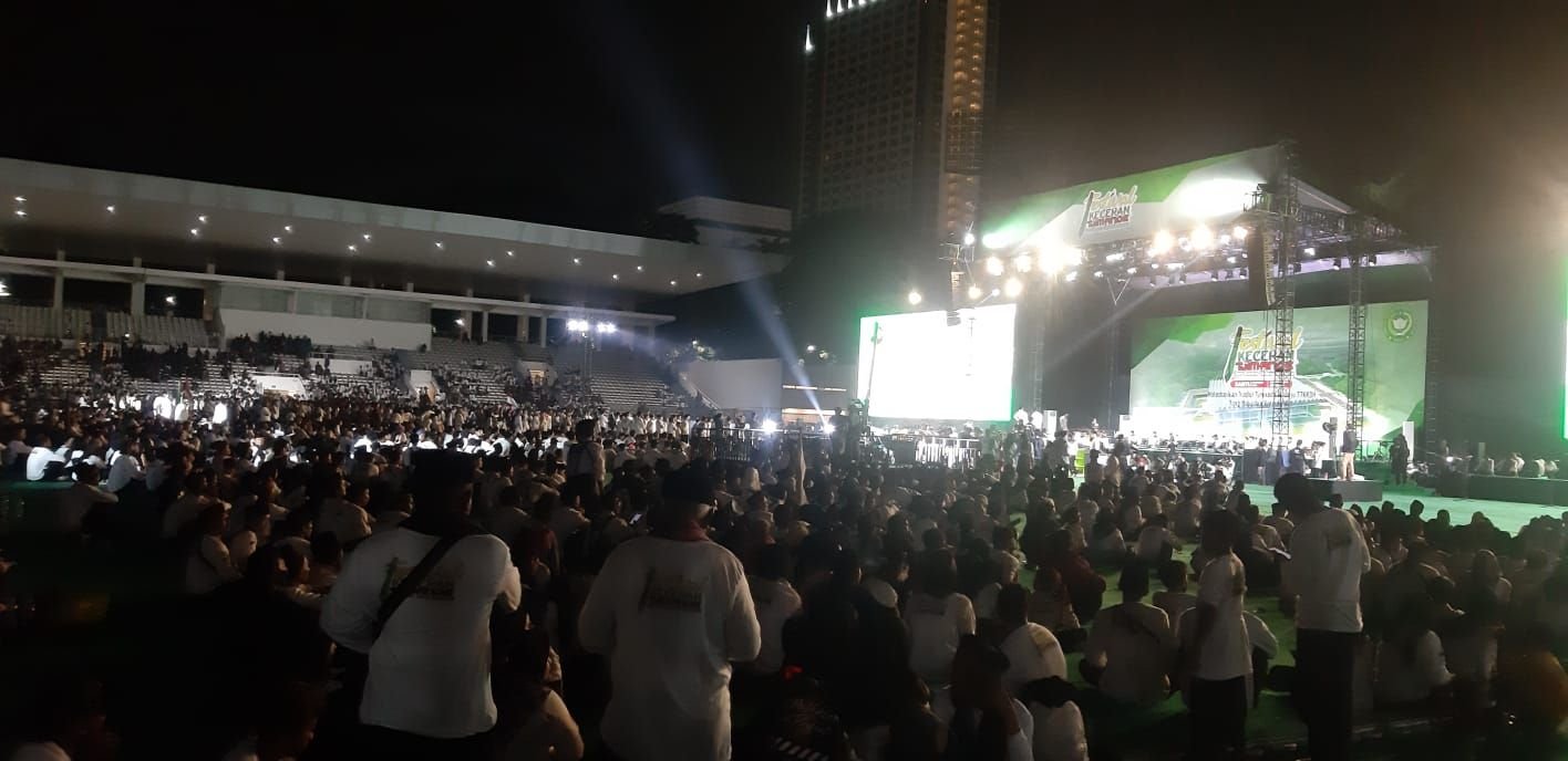 Puluhan Ribu Pendekar dari Berbagai Penjuru Indonesia Kumpul Malam-malam di GBK Jakarta, Ada Apa?